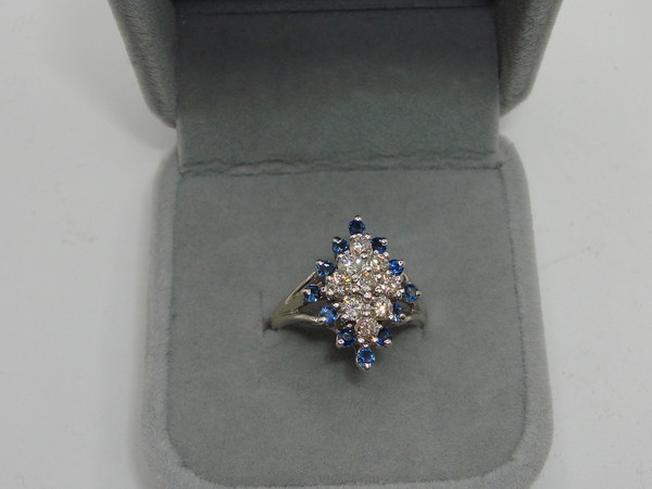 Vintage 14K Gold Sapphire & Diamond Ring (Size 7) - Approx. 1 Carat
