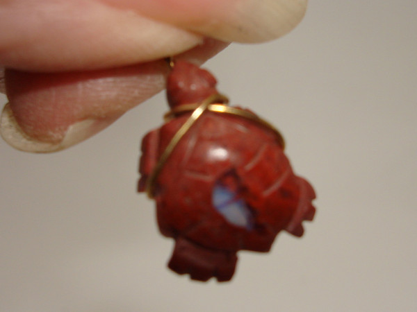 Vintage Red Jasper Turtle Charm - Carved Animal Pendant (1.2g)