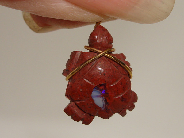 Vintage Red Jasper Turtle Charm - Carved Animal Pendant (1.2g)