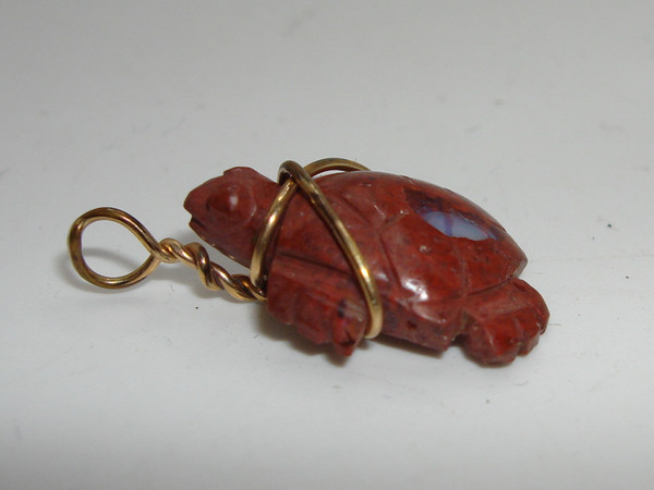 Vintage Red Jasper Turtle Charm - Carved Animal Pendant (1.2g)