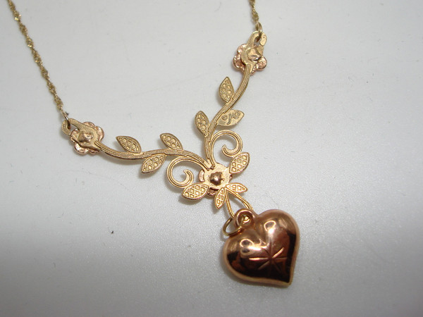 10K Black Hills Gold Heart Necklace - 17