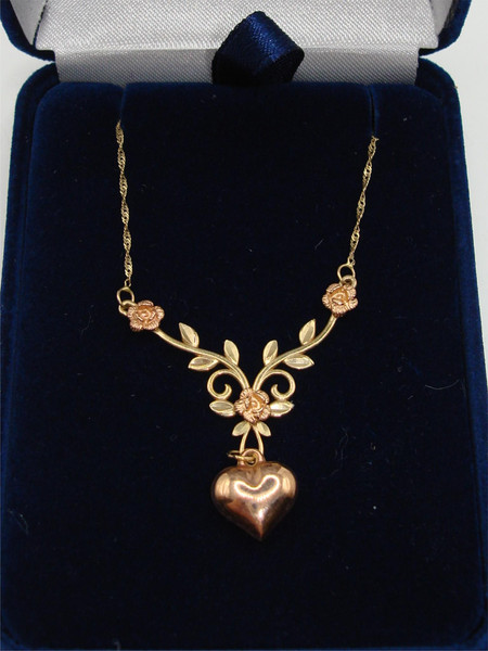 10K Black Hills Gold Heart Necklace - 17