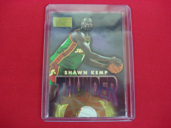 1996-97 SkyBox Premium Shawn Kemp #8 Seattle SuperSonics Card - Thunder & Lightning Insert