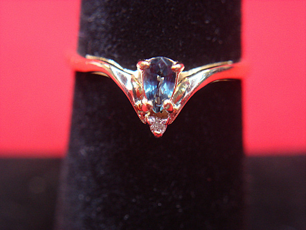 10K Yellow Gold Sapphire & Diamond Ring - Size 6 1/2, Pear-Shaped Sapphire, Excellent Condition
