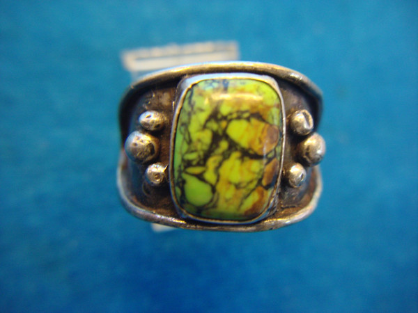 Vintage Sterling Silver Turquoise Ring - Size 9 - Early Piece (7.4g)