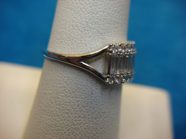 Elegant Sterling Silver Cocktail Ring Size 8 - Unique Design