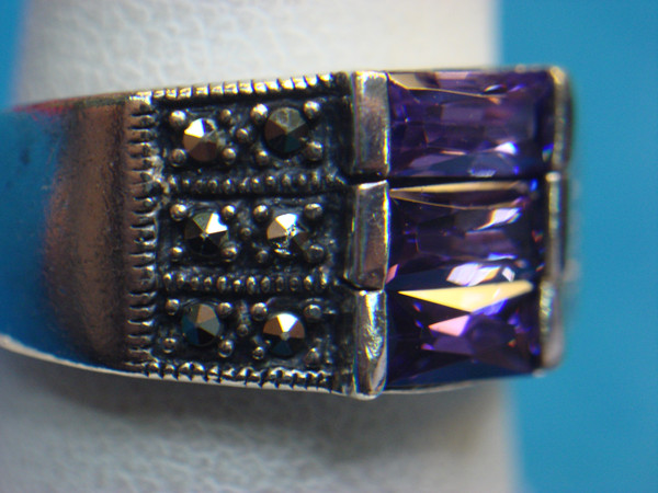 Sterling Silver Ring with Purple Stones & Sparkling Marcasites (Size 6 3/4)