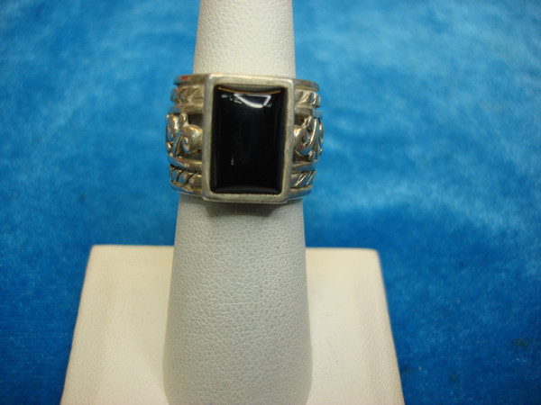 Vintage Silpada Sterling Silver Ring w/ Black Stone & Pierced Design - Size 6.25