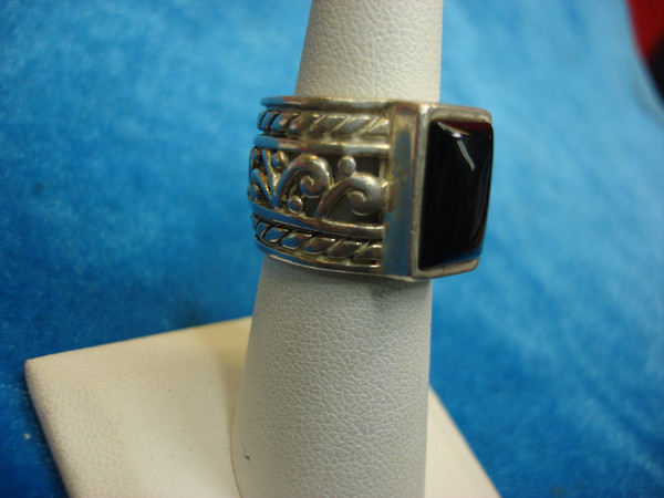 Vintage Silpada Sterling Silver Ring w/ Black Stone & Pierced Design - Size 6.25