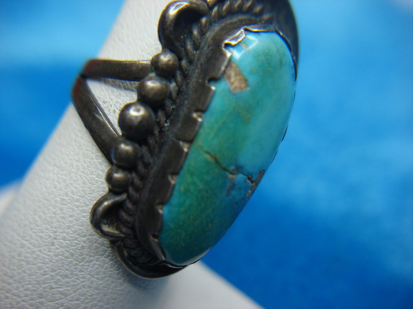 Vintage Native American Silver Ring with Large Turquoise Stone - Marked'IZ' (Size 6 1/4)
