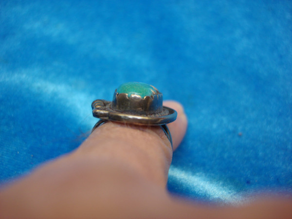 Vintage Native American Silver Ring with Large Turquoise Stone - Marked'IZ' (Size 6 1/4)