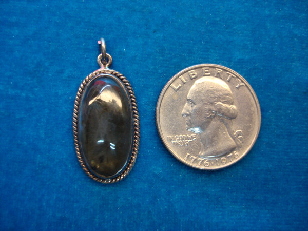 Sterling Silver Labradorite Pendant - Oval Iridescent Stone, Pre-Owned Excellent Condition