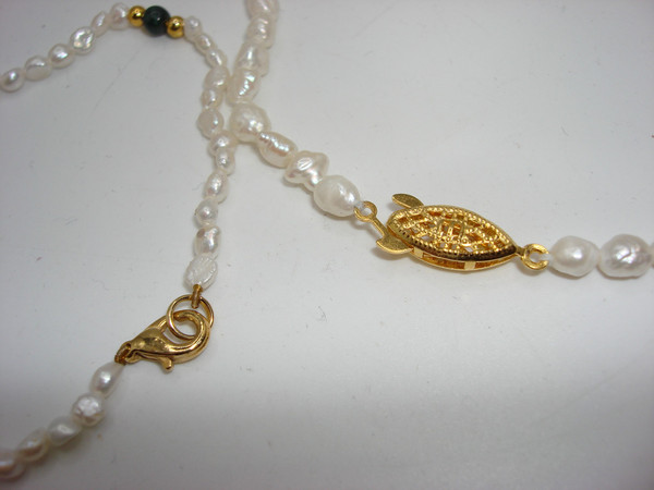 Vintage Freshwater Pearl Choker & Bracelet Set with Jadeite Beads - Gold Tone