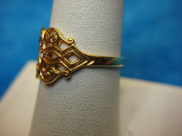 Vintage 1970s Avon Gold Tone Ring - Size 9, Excellent Condition