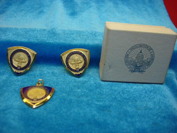 Vintage Inauguration Cufflinks & Pendant Set - Gold-Tone, Excellent Condition