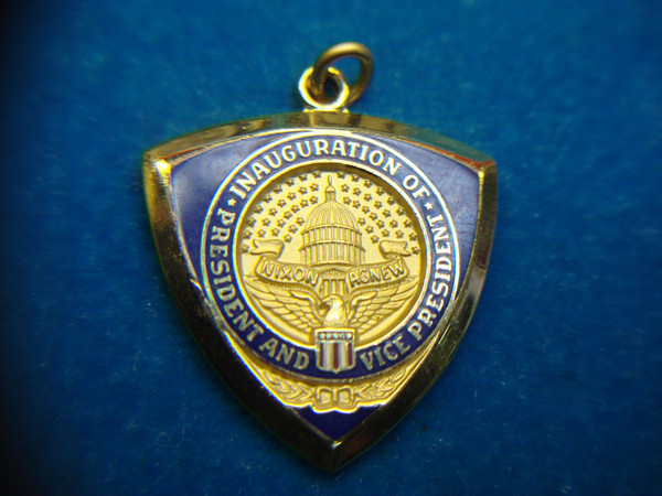 Vintage Inauguration Cufflinks & Pendant Set - Gold-Tone, Excellent Condition