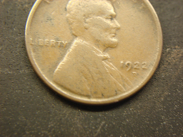 1922-D Lincoln Cent - Weak Reverse, Semi-Key Date, Natural Coin (Good Details)