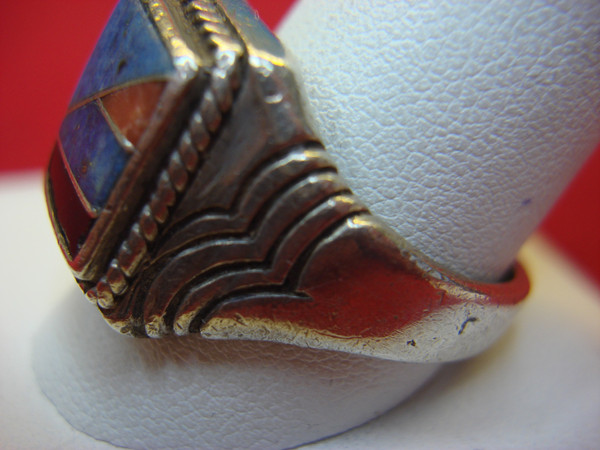 Vintage Native American Sterling Silver Ring with Lapis, Onyx & Coral Inlay (Size 12)