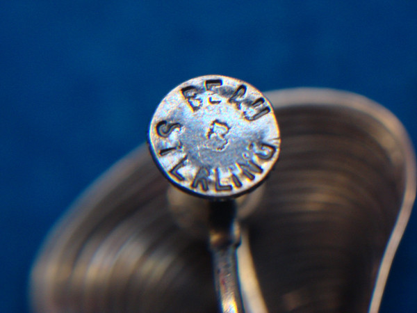 Vintage Beau Sterling Screw-Back Shell Earrings - Unique Pre-Owned Find