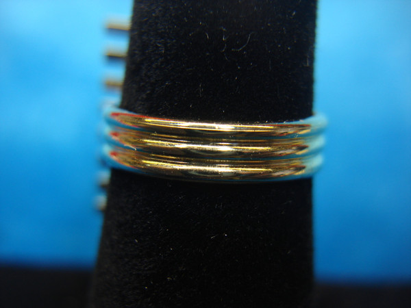 Vintage Gold Tone Ring w/ Red Stone Accents - Adjustable Size 6-8