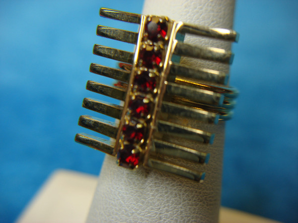Vintage Gold Tone Ring w/ Red Stone Accents - Adjustable Size 6-8