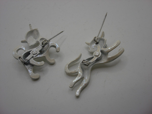 Vintage Lusterware Cat Pins - Enamel Pin Pair (Excellent Condition)