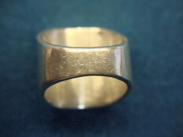 Authentic Vintage Zuni Sterling Silver Ring (Size 9) - Heavy & Unique