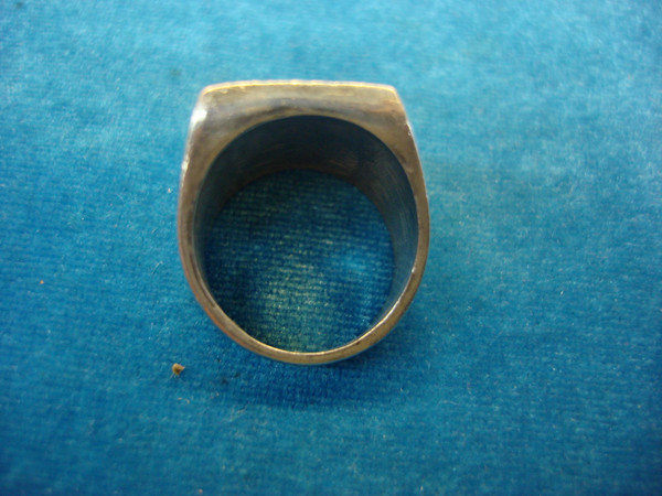 Authentic Vintage Zuni Sterling Silver Ring (Size 9) - Heavy & Unique