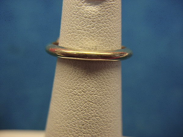 Vintage 1976 Avon Versailles Ring - Retired Jewelry, Size 4-5 (Nice Condition)