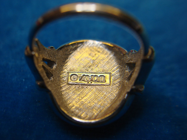 Vintage 1980s Avon Cameo Dove Ring - Silver Tone, Size 5 1/2 (Excellent Condition)