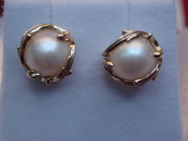 Vintage Ballou Mabe Pearl Earrings | 14K Gold Studs, Fancy Design (9mm)