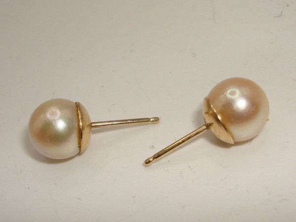 Elegant 14K Gold Freshwater Cultured Pearl Stud Earrings (8mm)