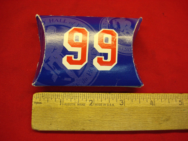 Limited Edition Wayne Gretzky Hockey Hall of Fame Silver Coin (1999)