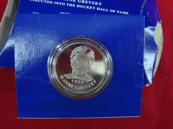 Limited Edition Wayne Gretzky Hockey Hall of Fame Silver Coin (1999)