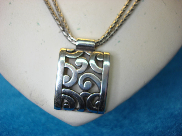 Elegant Deco Lace Fashion Necklace with Slide Pendant (16-18