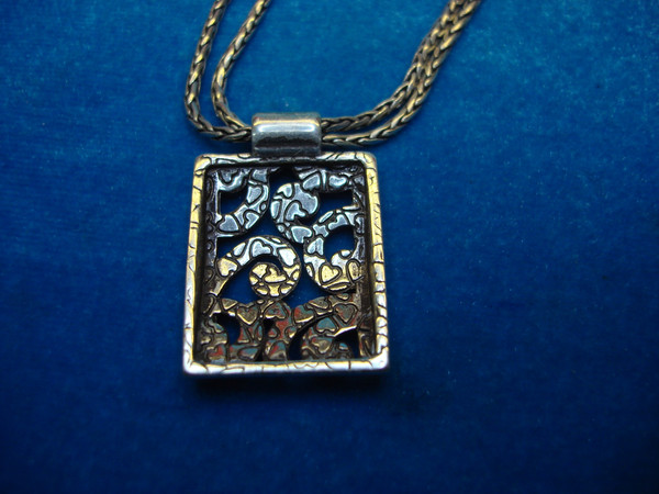 Elegant Deco Lace Fashion Necklace with Slide Pendant (16-18