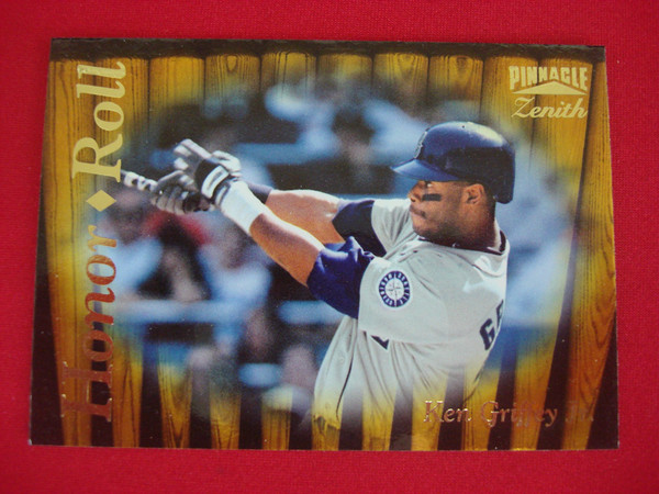 1996 Pinnacle Zenith Ken Griffey Jr. Honor Roll Foil Baseball Card #135 (Seattle Mariners)