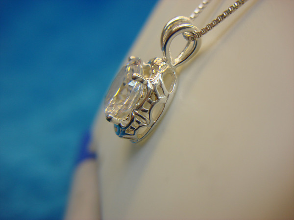 Sterling Silver Cubic Zirconia Pendant Necklace - 18 Inch Box Chain, Pre-Owned Excellent Condition