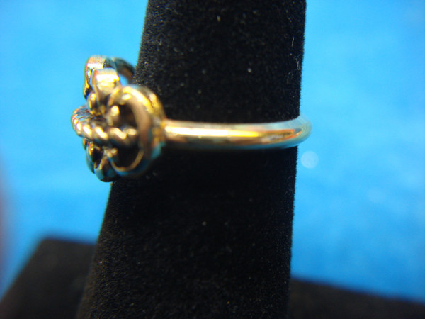 Vintage Avon Gold Tone Filigree Ring (Sizes 5-7)