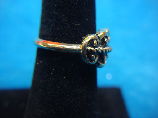 Vintage Avon Gold Tone Filigree Ring (Sizes 5-7)