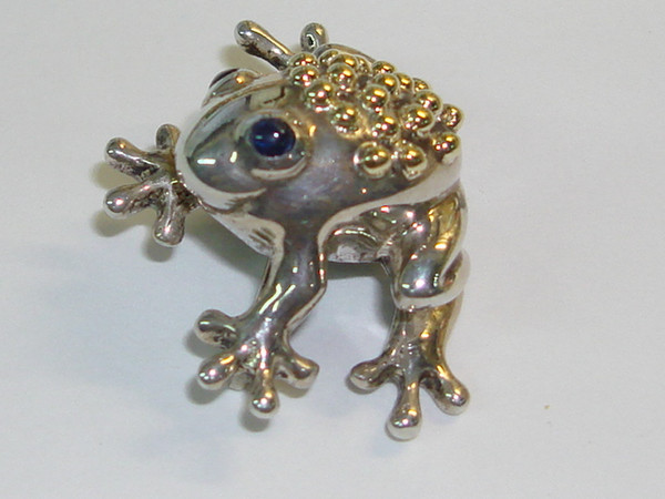 Vintage Tiffany & Co. Sterling Silver Frog Pin with Sapphire Eyes - 18K Gold Accents