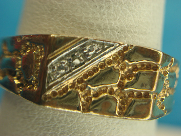 Avon Gold Tone Ring w/ Genuine Accent Diamond - Size 7 3/4, Pre-Owned