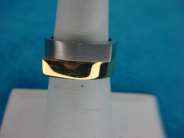 Gold & Silver Two-Tone Offset Segment Ring - Size 7 (Pre-Owned)