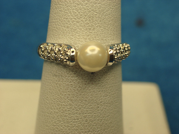 Vintage Avon Silver Tone Ring with Faux Pearl & Brilliants, Size 6 3/4