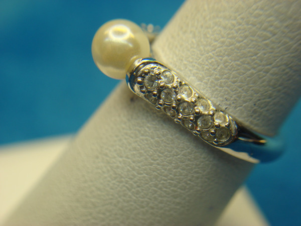 Vintage Avon Silver Tone Ring with Faux Pearl & Brilliants, Size 6 3/4
