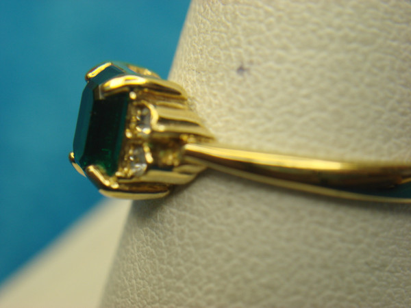 Avon Gold Tone Ring with Green Stone & Cubic Zirconia Accents - Size 9