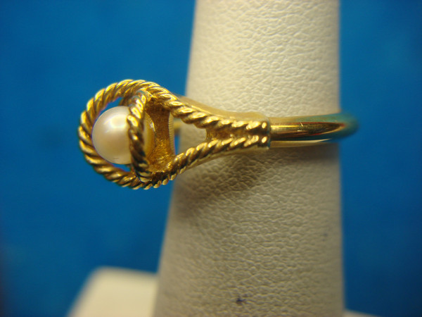 Avon Gold Tone Ring with Faux Pearl & Fancy Setting (Sizes 4-6) - Elegant & Adjustable
