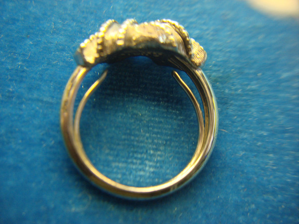 Avon Silver Tone Bow Ring (Adjustable Sizes 5-7) - Elegant & Versatile