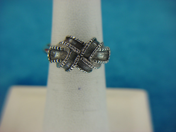 Avon Silver Tone Bow Ring (Adjustable Sizes 5-7) - Elegant & Versatile