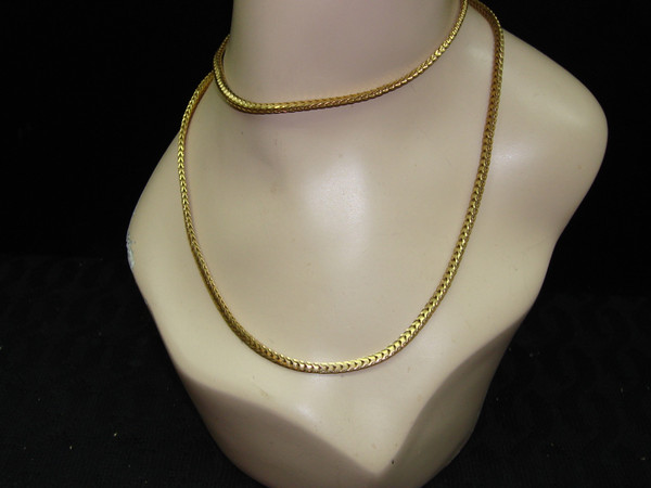 Vintage 1970s Monet Heavy Gold Tone Chain Necklace (34